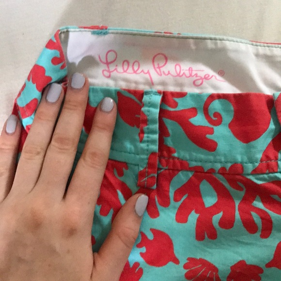 Size 0 Lilly Pulitzer shorts - The Callahan Short - Picture 3 of 4